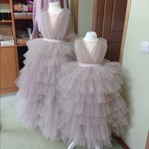 Beautiful formal mauve girl dress (Size: 3T)